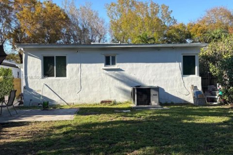 Купить виллу или дом в Майами, Флорида 2 спальни, 128.11м2, № 2048845 - фото 13