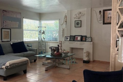 Купить виллу или дом в Майами, Флорида 2 спальни, 128.11м2, № 2048845 - фото 6