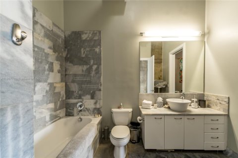 Appartement à louer à Fort Lauderdale, Floride: 2 chambres, 90.39 m2 № 1747951 - photo 13