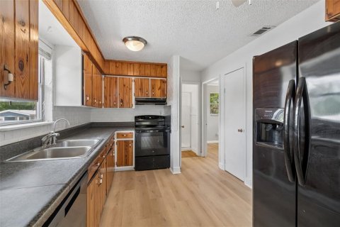 Casa en venta en New Port Richey, Florida, 3 dormitorios, 160.54 m2 № 2101115 - foto 16