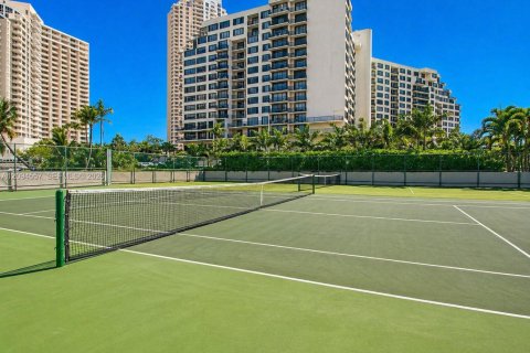 Condo in Miami, Florida, 2 bedrooms  № 2392087 - photo 30