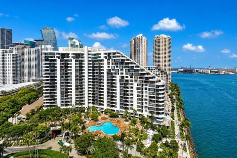 Condo in Miami, Florida, 2 bedrooms  № 2392087 - photo 3