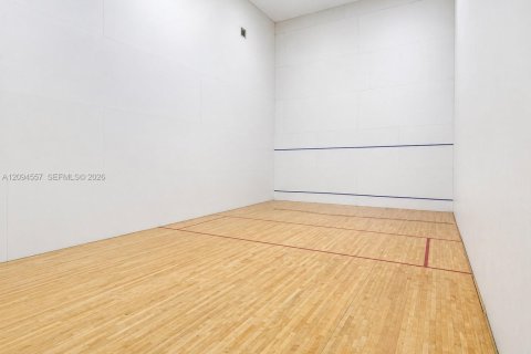 Condo in Miami, Florida, 2 bedrooms  № 2392087 - photo 28