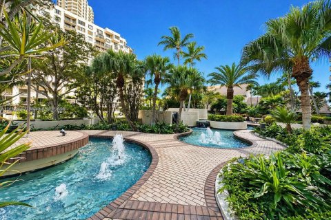 Condo in Miami, Florida, 2 bedrooms  № 2392087 - photo 22