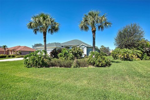 House in Rotonda, Florida 3 bedrooms, 218.23 sq.m. № 1620887 - photo 2