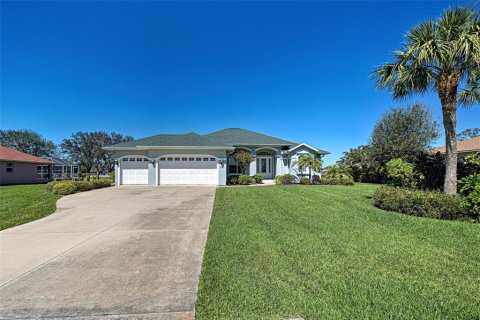 House in Rotonda, Florida 3 bedrooms, 218.23 sq.m. № 1620887 - photo 1