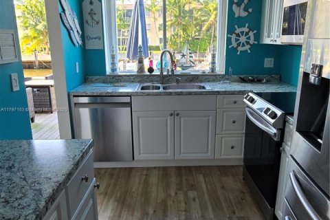 Townhouse in Lighthouse Point, Florida 2 bedrooms, 167.87 sq.m. № 1671538 - photo 9