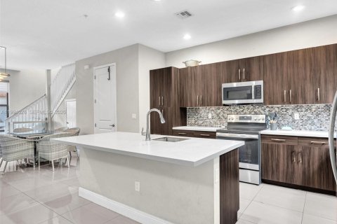 Touwnhouse à vendre à Pembroke Pines, Floride: 3 chambres, 157.19 m2 № 2063368 - photo 15