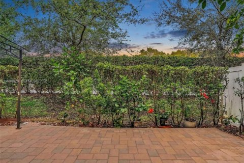 Touwnhouse à vendre à Pembroke Pines, Floride: 3 chambres, 157.19 m2 № 2063368 - photo 3