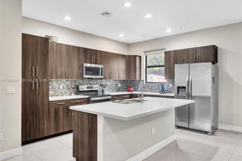 Touwnhouse à vendre à Pembroke Pines, Floride: 3 chambres, 157.19 m2 № 2063368 - photo 13