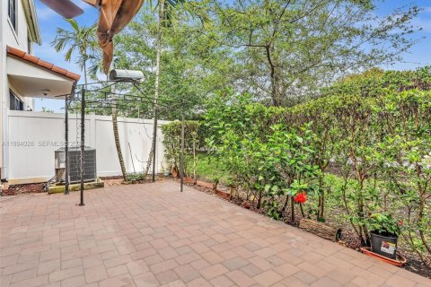 Touwnhouse à vendre à Pembroke Pines, Floride: 3 chambres, 157.19 m2 № 2063368 - photo 23