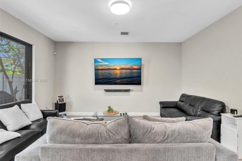 Touwnhouse à vendre à Pembroke Pines, Floride: 3 chambres, 157.19 m2 № 2063368 - photo 26