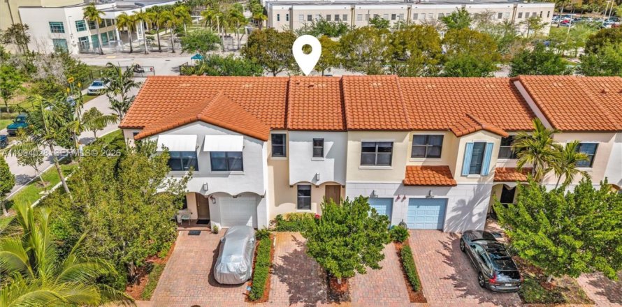 Touwnhouse à Pembroke Pines, Floride 3 chambres, 157.19 m2 № 2063368