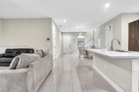 Touwnhouse à vendre à Pembroke Pines, Floride: 3 chambres, 157.19 m2 № 2063368 - photo 25