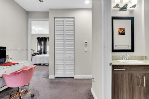 Touwnhouse à vendre à Pembroke Pines, Floride: 3 chambres, 157.19 m2 № 2063368 - photo 29
