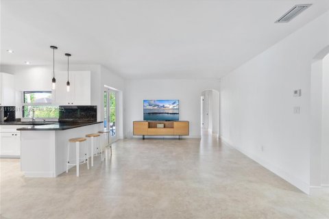 House in Palmetto Bay, Florida 4 bedrooms, 229.38 sq.m. № 1994544 - photo 15