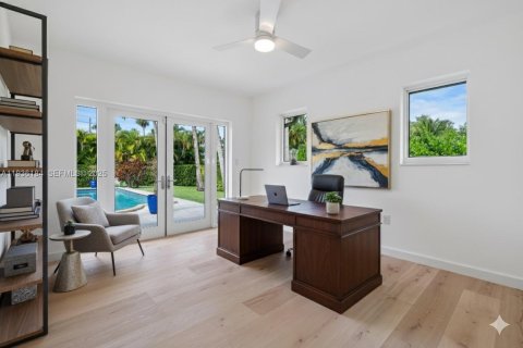 House in Palmetto Bay, Florida 4 bedrooms, 229.38 sq.m. № 1994544 - photo 18