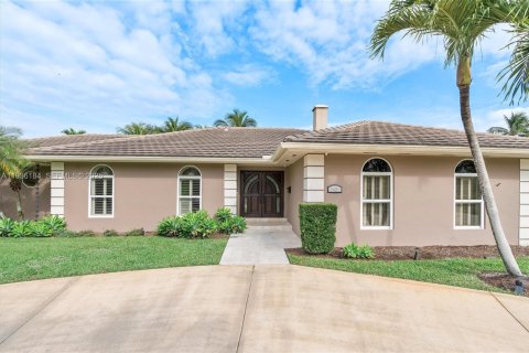 House in Palmetto Bay, Florida 4 bedrooms, 229.38 sq.m. № 1994544 - photo 1