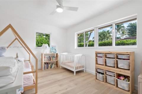 House in Palmetto Bay, Florida 4 bedrooms, 229.38 sq.m. № 1994544 - photo 22