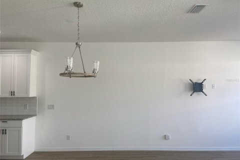 Townhouse in Winter Garden, Florida 3 bedrooms, 160.91 sq.m. № 1572751 - photo 13