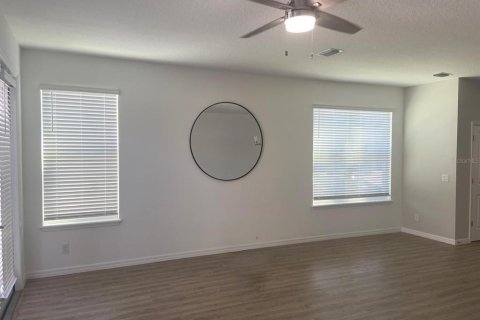 Townhouse in Winter Garden, Florida 3 bedrooms, 160.91 sq.m. № 1572751 - photo 11