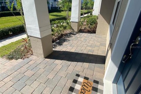 Townhouse in Winter Garden, Florida 3 bedrooms, 160.91 sq.m. № 1572751 - photo 2