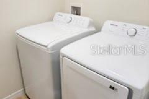 Townhouse in Winter Garden, Florida 3 bedrooms, 160.91 sq.m. № 1572751 - photo 18