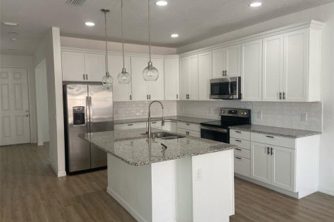 Townhouse in Winter Garden, Florida 3 bedrooms, 160.91 sq.m. № 1572751 - photo 9