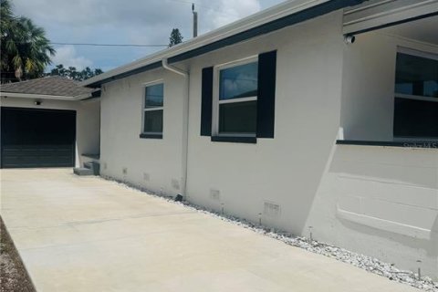 Casa en alquiler en Saint Petersburg, Florida, 3 dormitorios, 92.34 m2 № 1866943 - foto 16