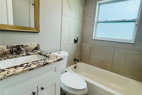 Casa en alquiler en Saint Petersburg, Florida, 3 dormitorios, 92.34 m2 № 1866943 - foto 14