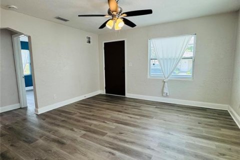 Casa en alquiler en Saint Petersburg, Florida, 3 dormitorios, 92.34 m2 № 1866943 - foto 10