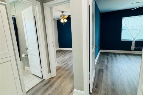 Casa en alquiler en Saint Petersburg, Florida, 3 dormitorios, 92.34 m2 № 1866943 - foto 12