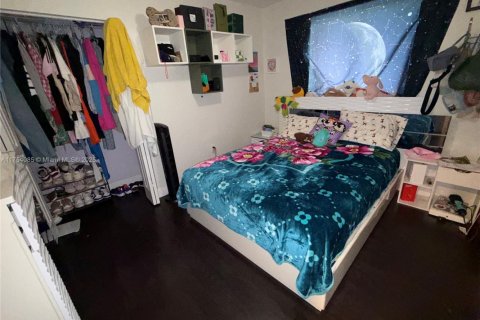 Villa ou maison à vendre à Miami, Floride: 4 chambres, 204.85 m2 № 1985336 - photo 17