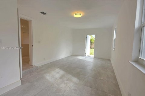 Villa ou maison à louer à Pompano Beach, Floride: 4 chambres, 140.47 m2 № 1999174 - photo 8