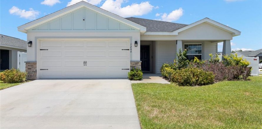 Casa en Auburndale, Florida 4 dormitorios, 159.33 m2 № 1916023