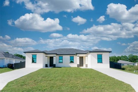 Immobilier commercial à Lehigh Acres, Floride 208.29 m2 № 2080898