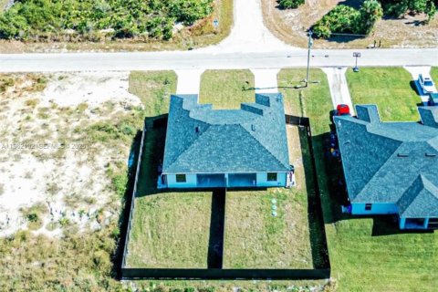 Immobilier commercial à vendre à Lehigh Acres, Floride: 208.29 m2 № 2080898 - photo 12
