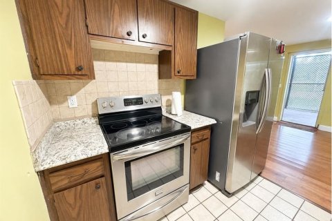 Casa en venta en Lakeland, Florida, 3 dormitorios, 89.93 m2 № 2377557 - foto 9