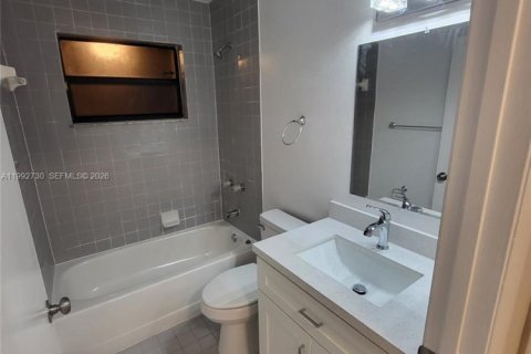 Immobilier commercial à vendre à Hollywood, Floride № 2056911 - photo 10