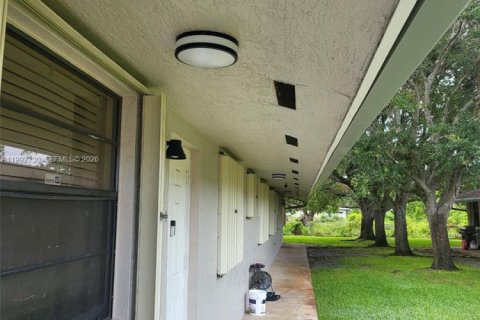 Immobilier commercial à vendre à Hollywood, Floride № 2056911 - photo 17