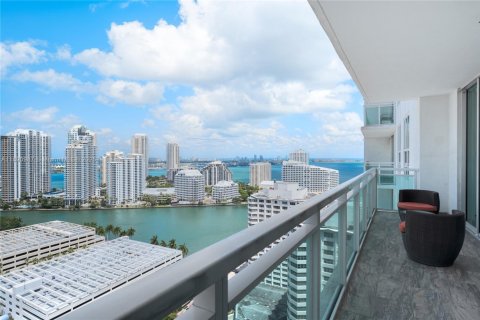 Condo in Miami, Florida, 2 bedrooms  № 1944502 - photo 2