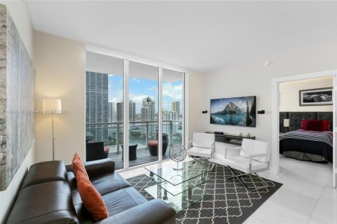Condo in Miami, Florida, 2 bedrooms  № 1944502 - photo 3