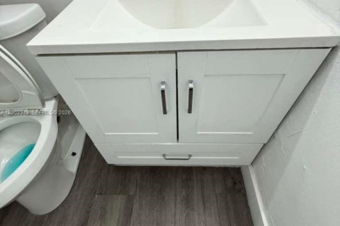 Condo in North Miami, Florida, 2 bedrooms  № 2067727 - photo 16