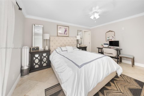 Casa en venta en Miami, Florida, 3 dormitorios, 167.69 m2 № 1929372 - foto 12