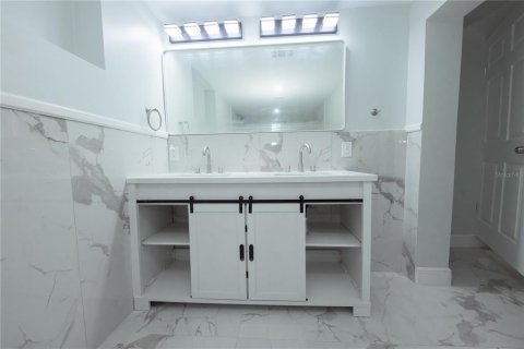 Casa en venta en Pinellas Park, Florida, 3 dormitorios, 125.42 m2 № 2356135 - foto 9