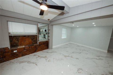Casa en venta en Pinellas Park, Florida, 3 dormitorios, 125.42 m2 № 2356135 - foto 20