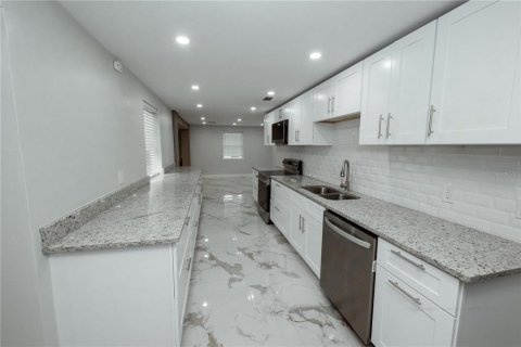 Casa en venta en Pinellas Park, Florida, 3 dormitorios, 125.42 m2 № 2356135 - foto 13
