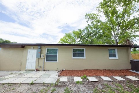 Casa en venta en Pinellas Park, Florida, 3 dormitorios, 125.42 m2 № 2356135 - foto 16