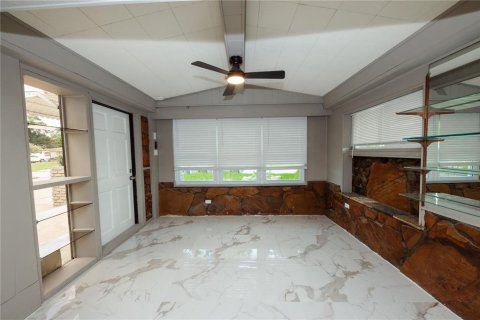 Casa en venta en Pinellas Park, Florida, 3 dormitorios, 125.42 m2 № 2356135 - foto 12