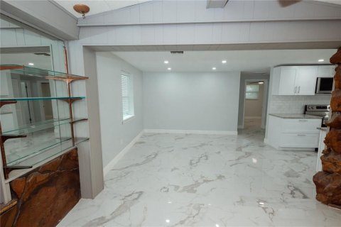 Casa en venta en Pinellas Park, Florida, 3 dormitorios, 125.42 m2 № 2356135 - foto 7